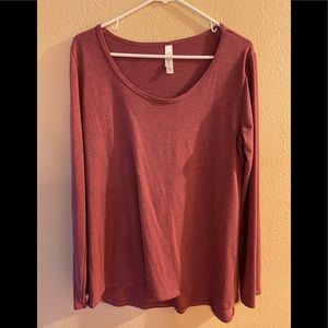 Dusty Rose LulaRoe Lynnae top. Excellent condition